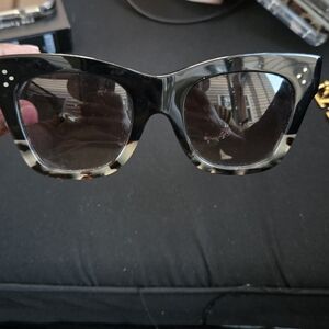 Stylish Black and Tortoise Shell Sunglasses
